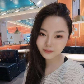 E罩杯美甲店老板娘